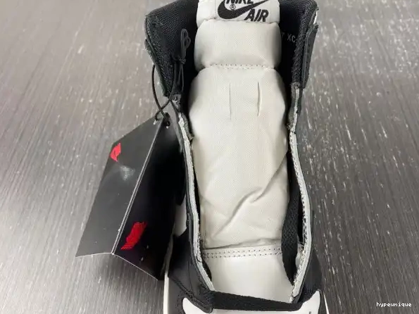HYPE (2023) High Black BQ4422-001 White Jordan 85 1 Retro 0328